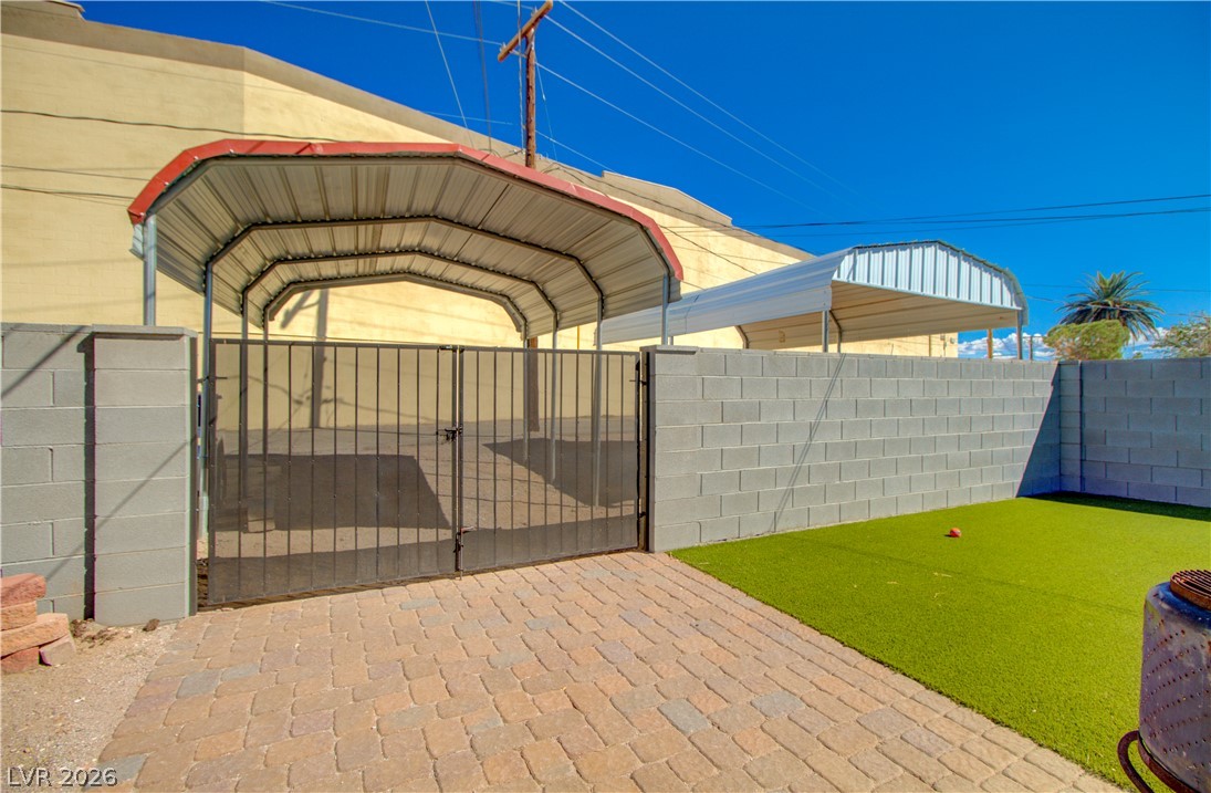 533 Date Street Property Photo 13