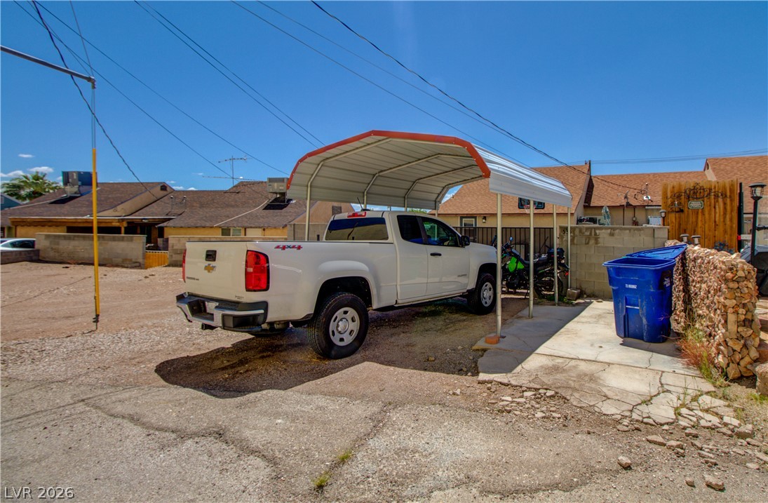 533 Date Street Property Photo 14