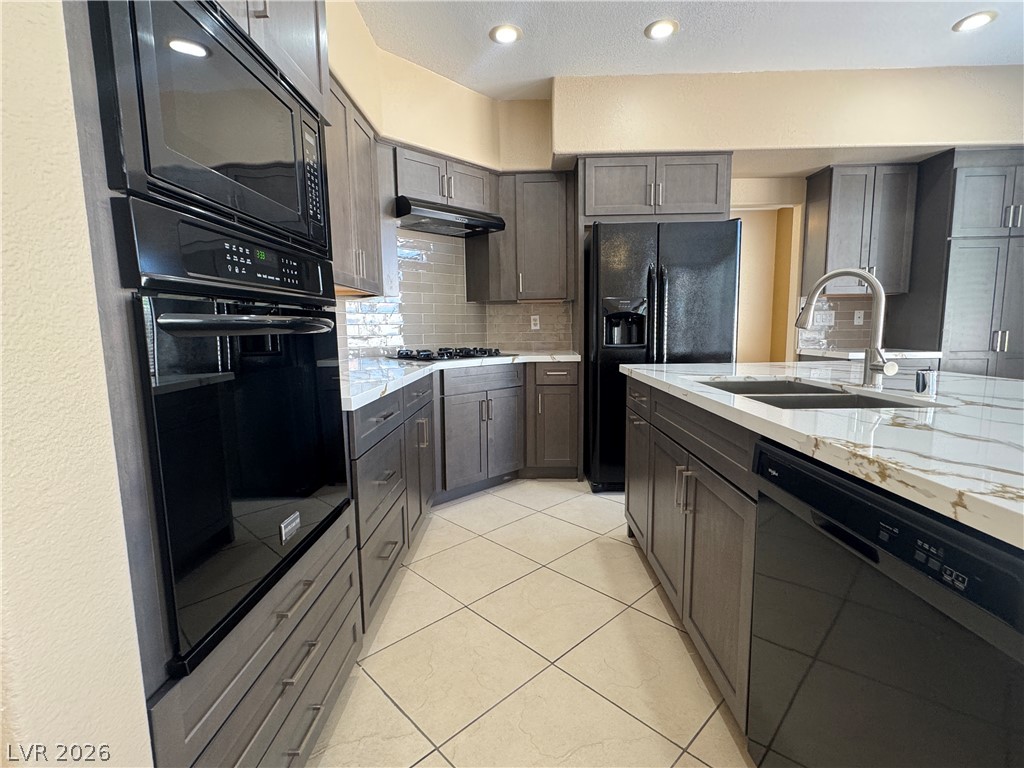 816 Canterbury Cross Place Property Photo 11