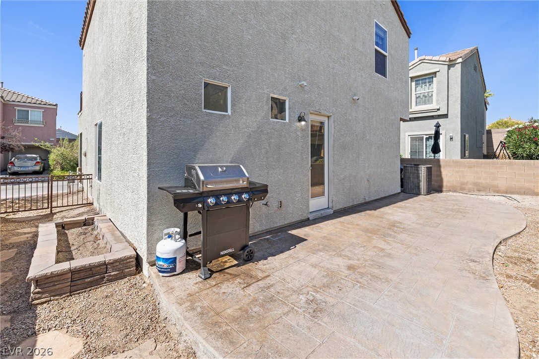 9156 Point Lace Court Property Photo 9
