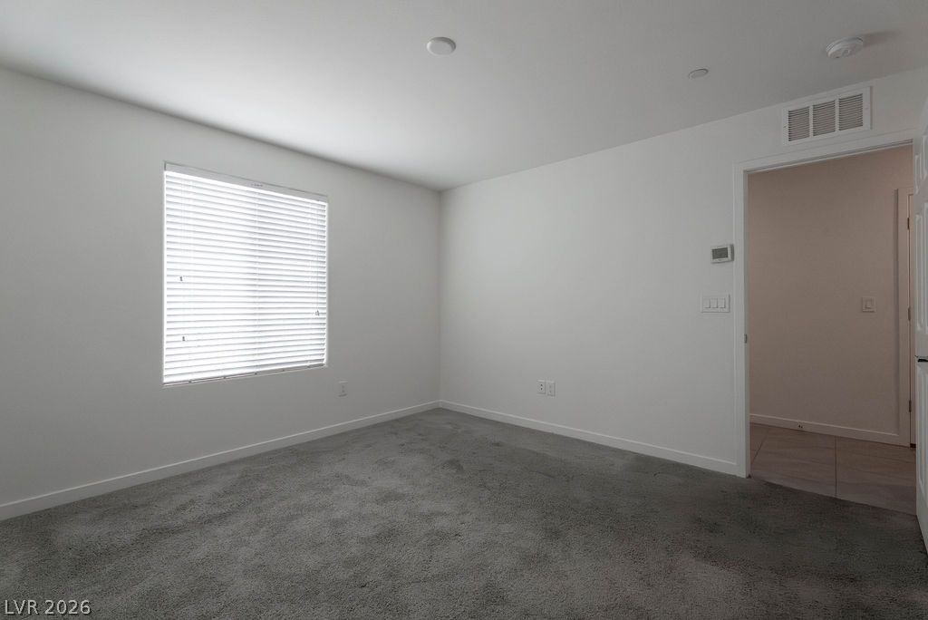 902 Bronzite Street Property Photo 4