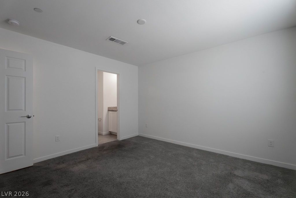 902 Bronzite Street Property Photo 6