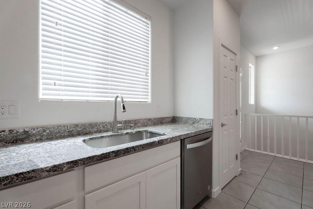 902 Bronzite Street Property Photo 17