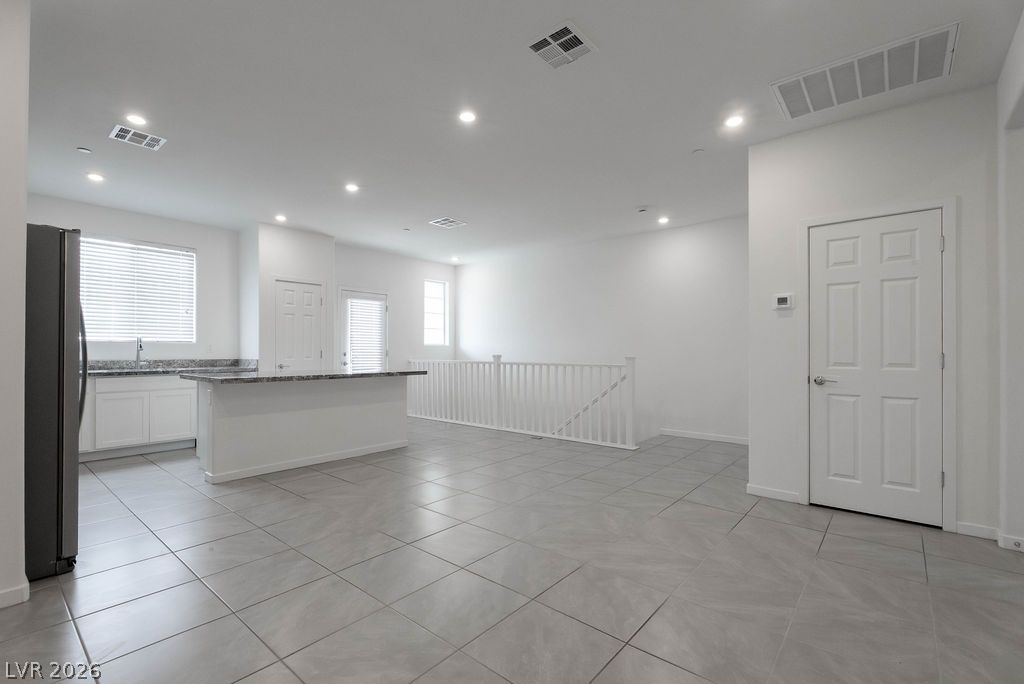 902 Bronzite Street Property Photo 21