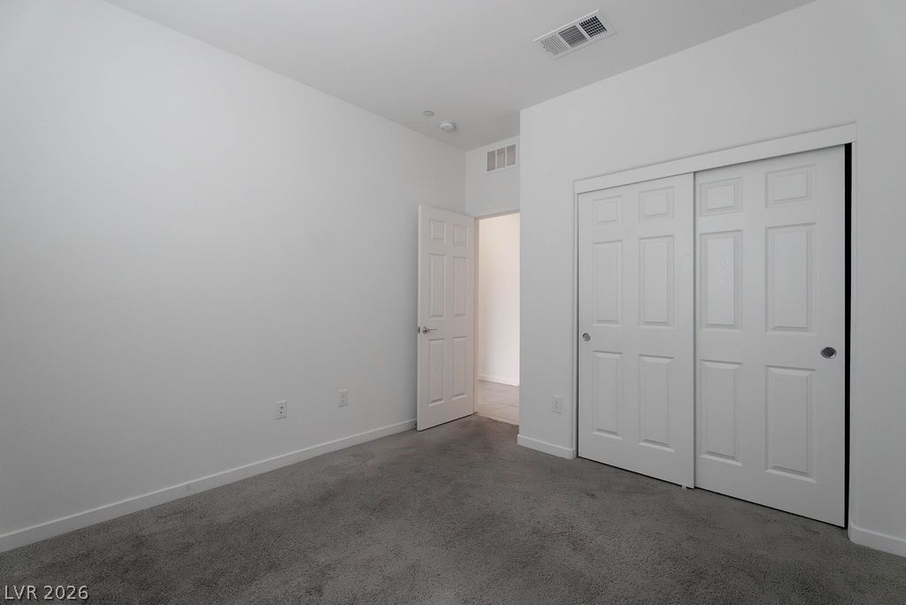 902 Bronzite Street Property Photo 32