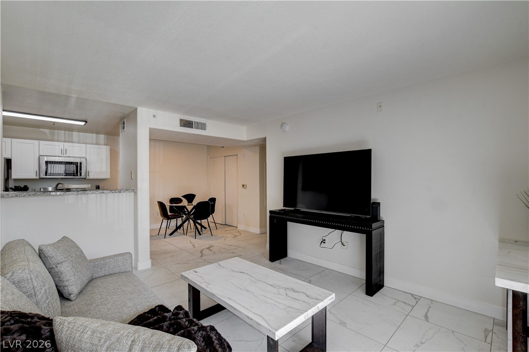 2793287 Property Photo 2