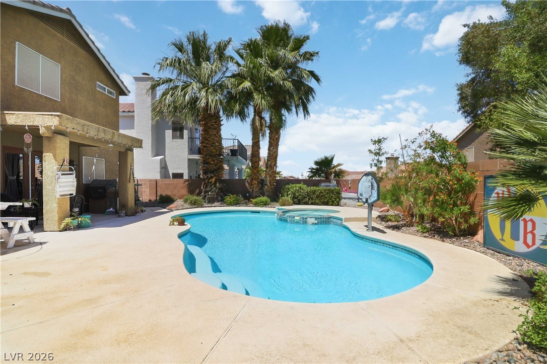 330 Laguna Glen Drive Property Photo 1