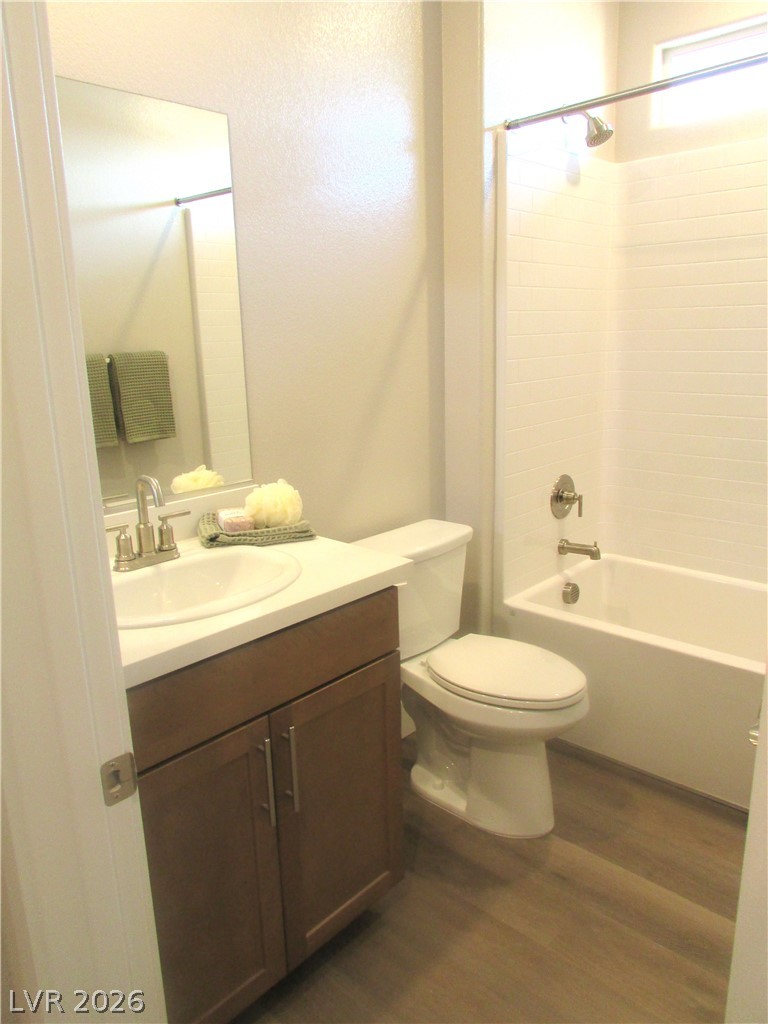 988 Gentle Swan Property Photo 11