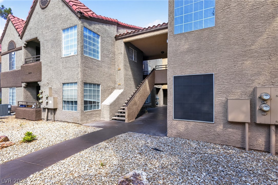 2200 South Fort Apache Road 1213 Property Photo 1