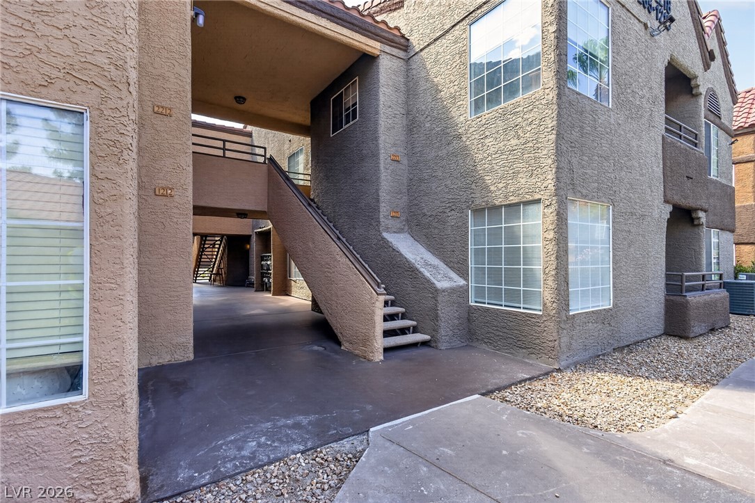 2200 South Fort Apache Road 1213 Property Photo 2