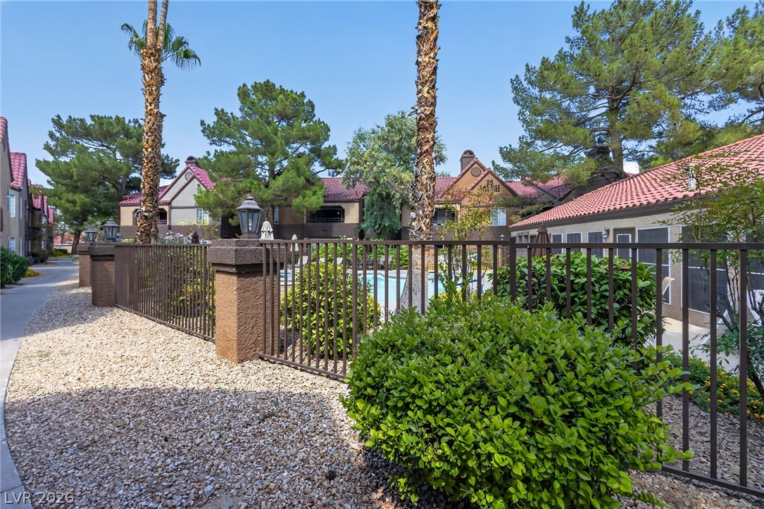 2200 South Fort Apache Road 1213 Property Photo 15