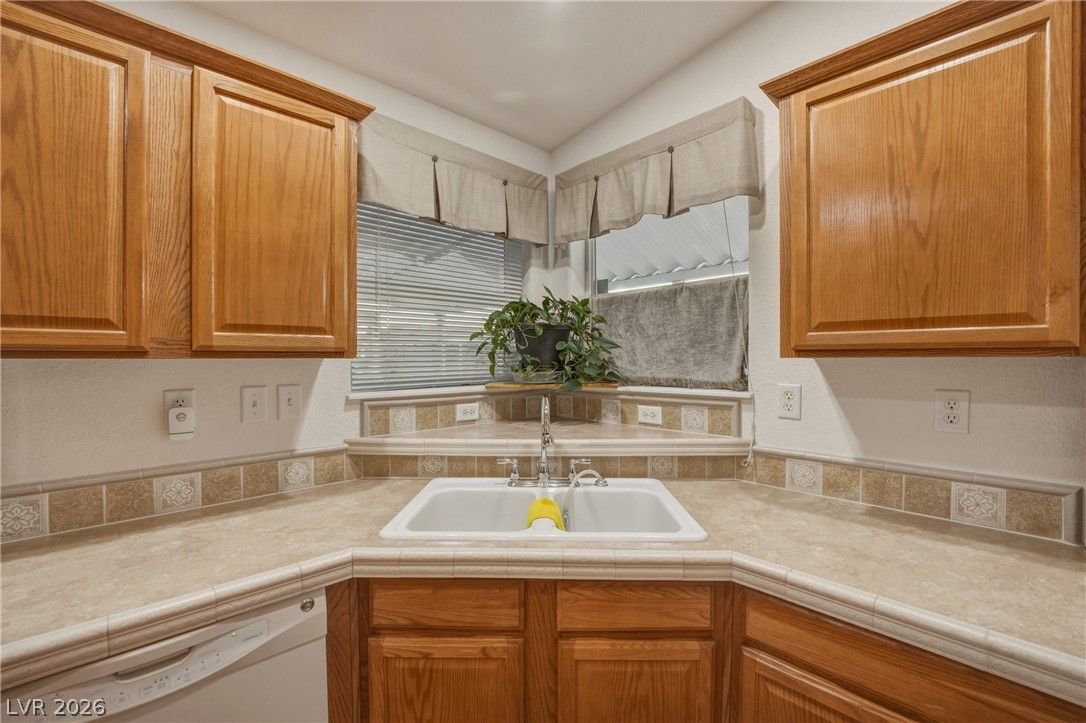 881 Montecito Drive Property Photo 4