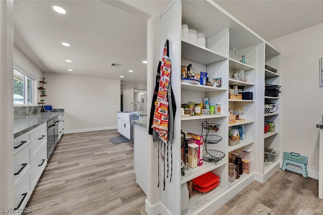 7520 Florine Avenue Property Photo 22