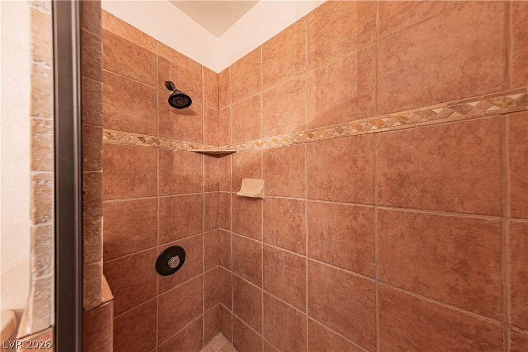 390 East 300 S 1b,3b,6b,9b Property Photo 23