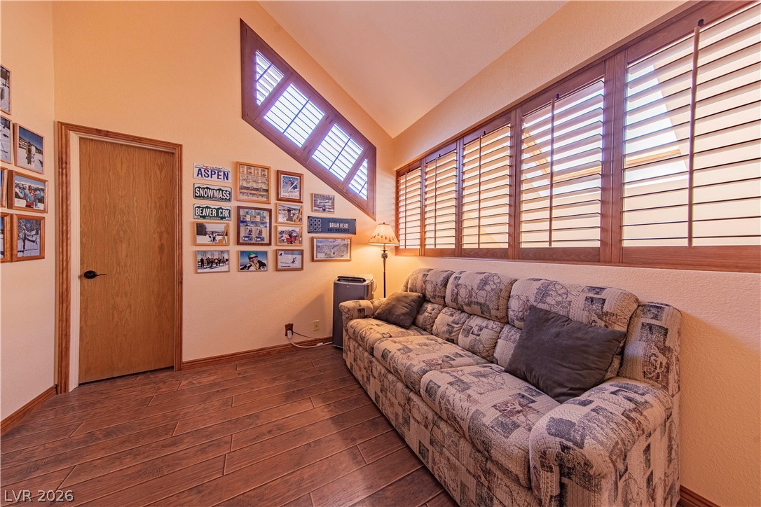 390 East 300 S 1b,3b,6b,9b Property Photo 46