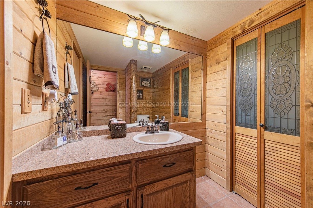 390 East 300 S 1b,3b,6b,9b Property Photo 73