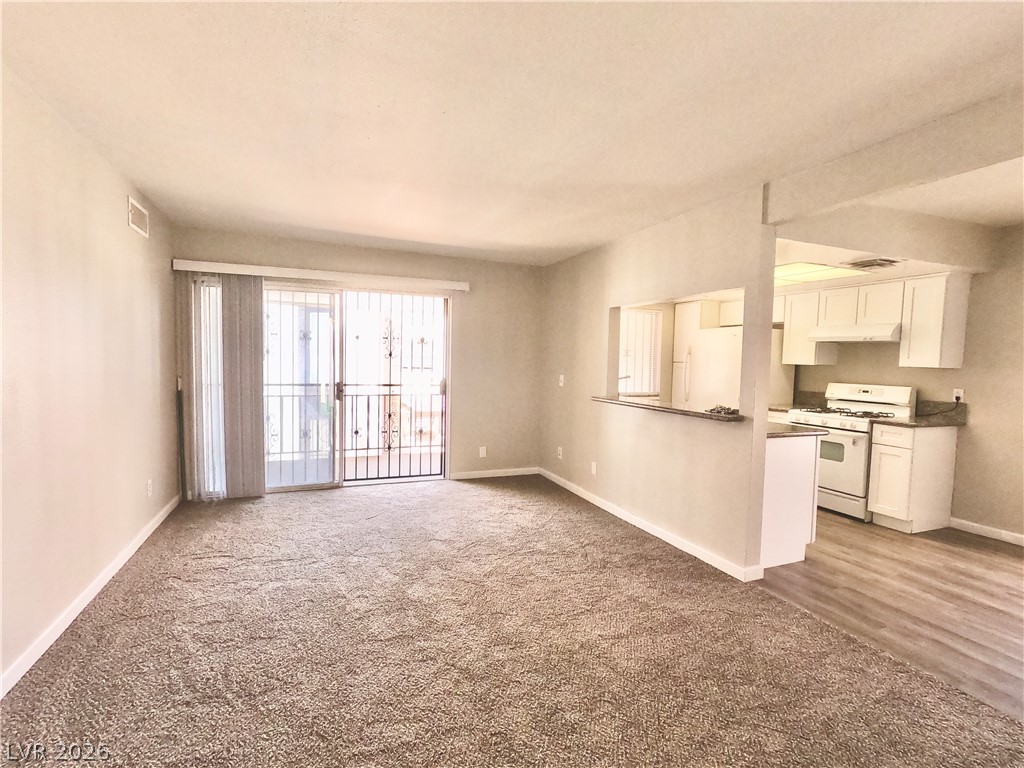 1405 Vegas Valley Drive 298 Property Photo 2