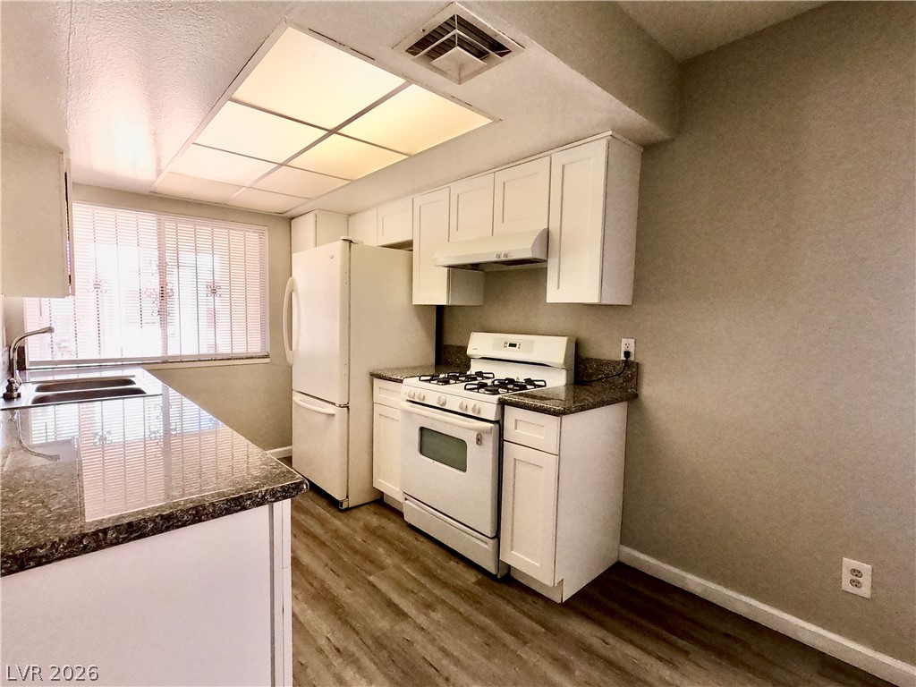 1405 Vegas Valley Drive 298 Property Photo 5