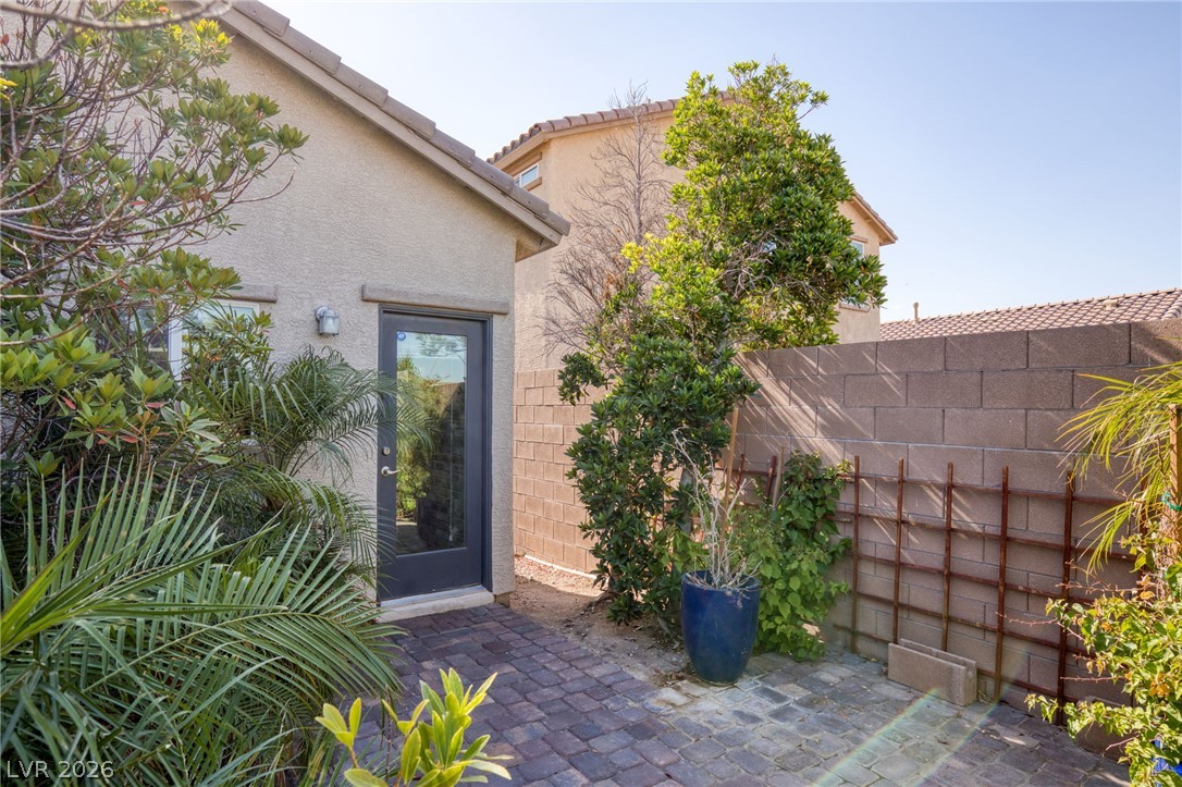 5642 Alta Peak Court Property Photo 8