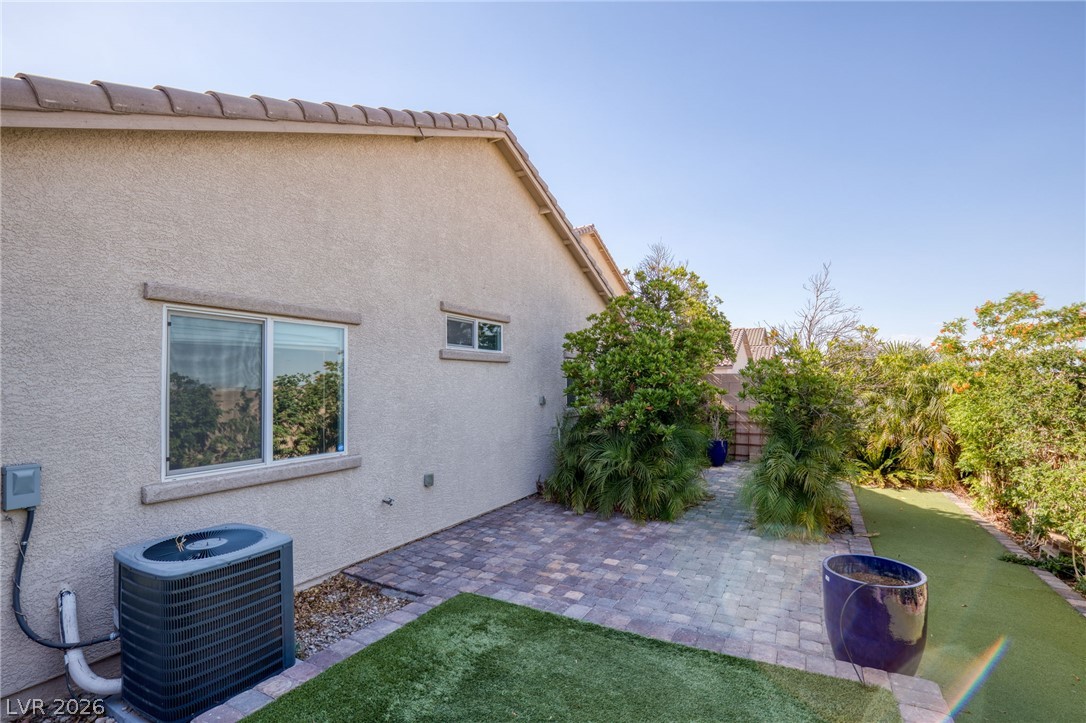 5642 Alta Peak Court Property Photo 9