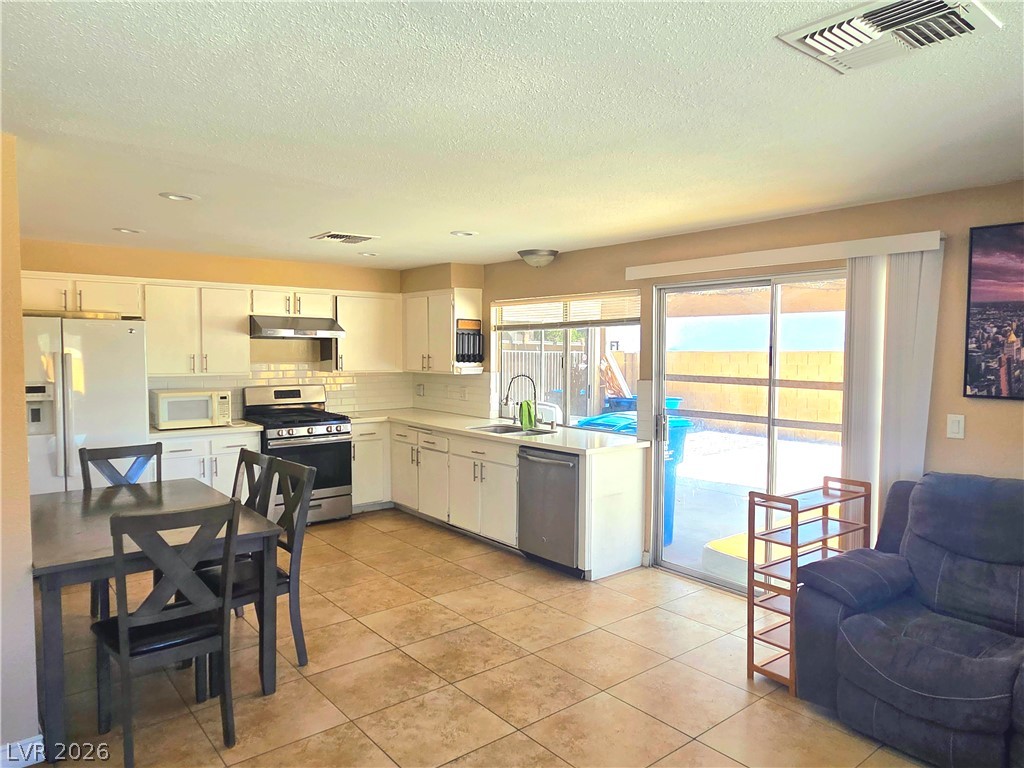 3648 Bronco Road Property Photo 2