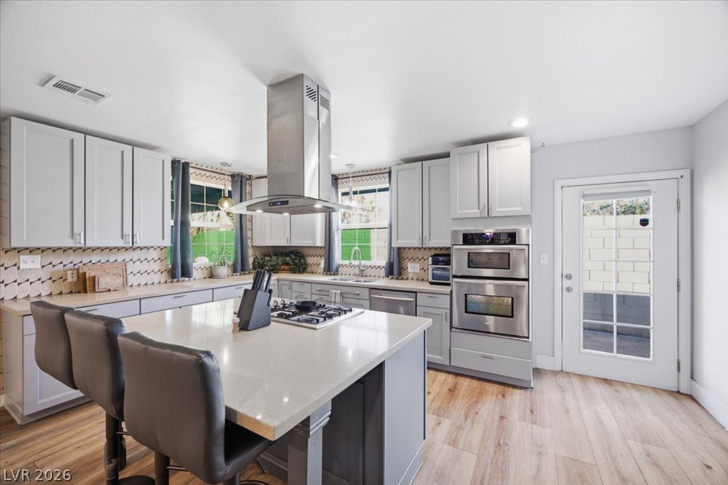 1311 5th Place Property Photo 6