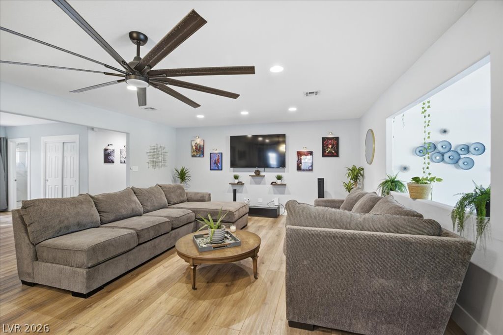 1311 5th Place Property Photo 8