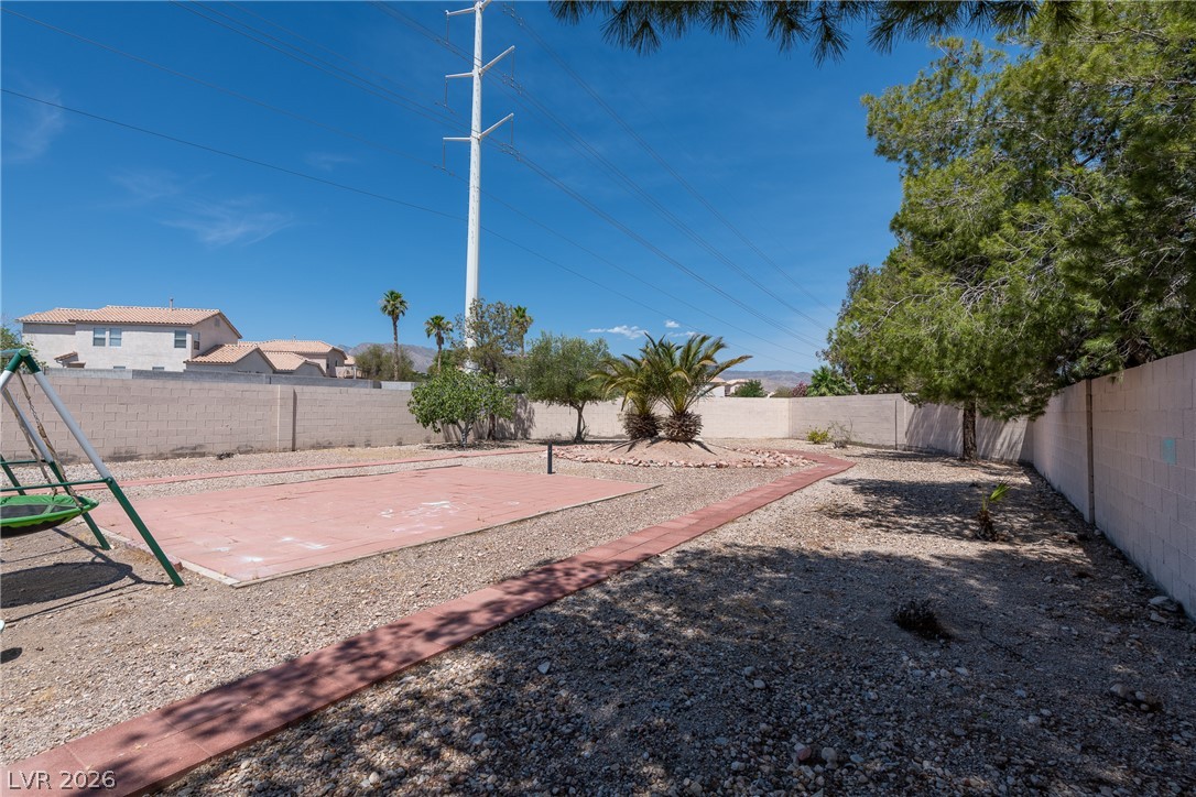 8332 Spring Arts Avenue Property Photo 10
