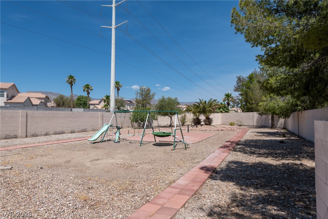 8332 Spring Arts Avenue Property Photo 11