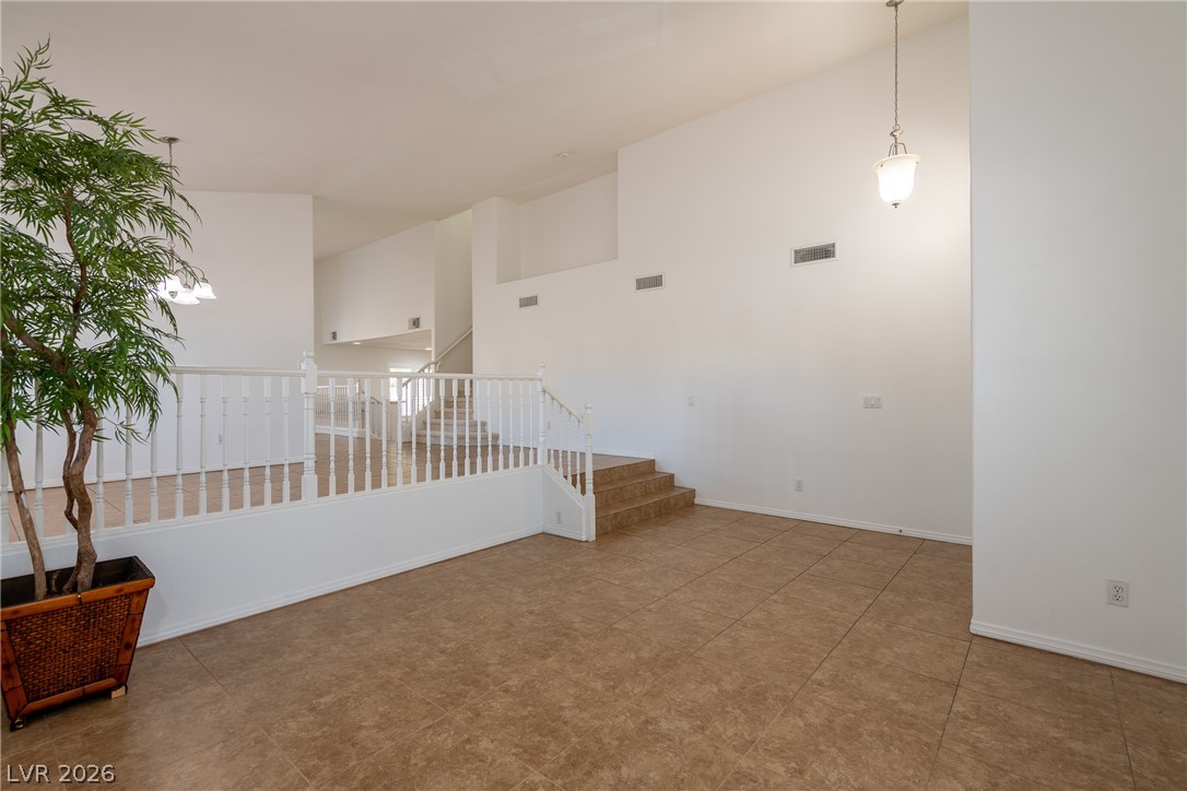 8332 Spring Arts Avenue Property Photo 13