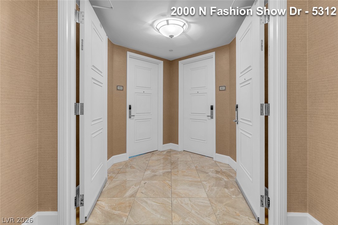 2000 North Fashion Show Drive 5312 Property Photo 4