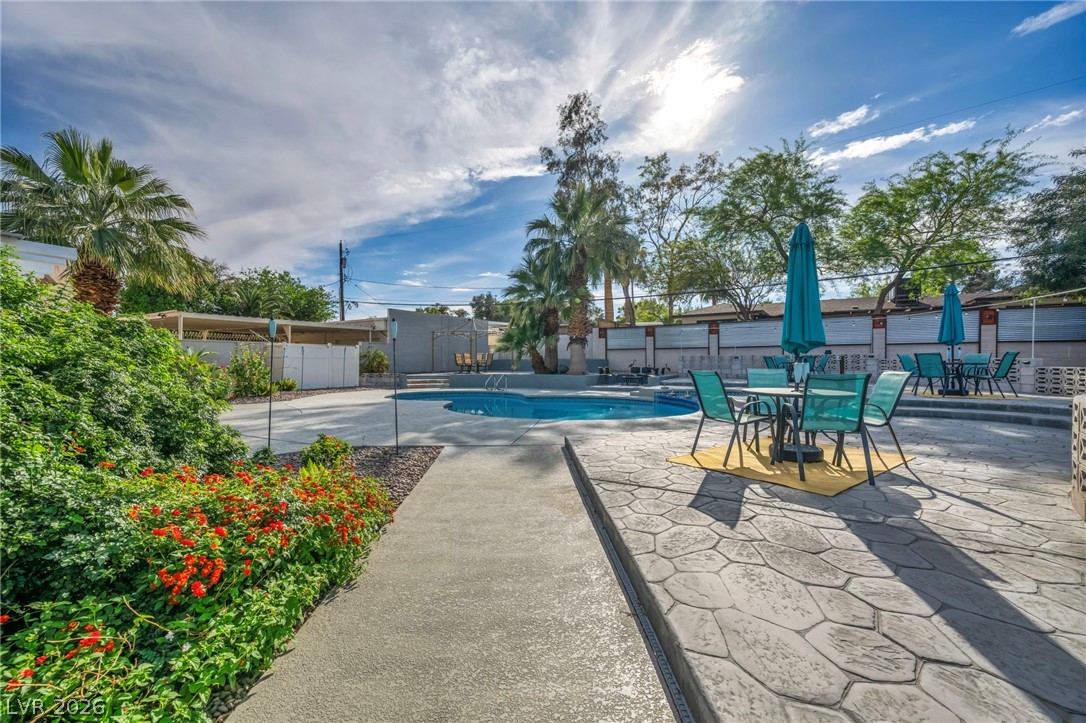 1400 Maria Elena Drive Property Photo 74