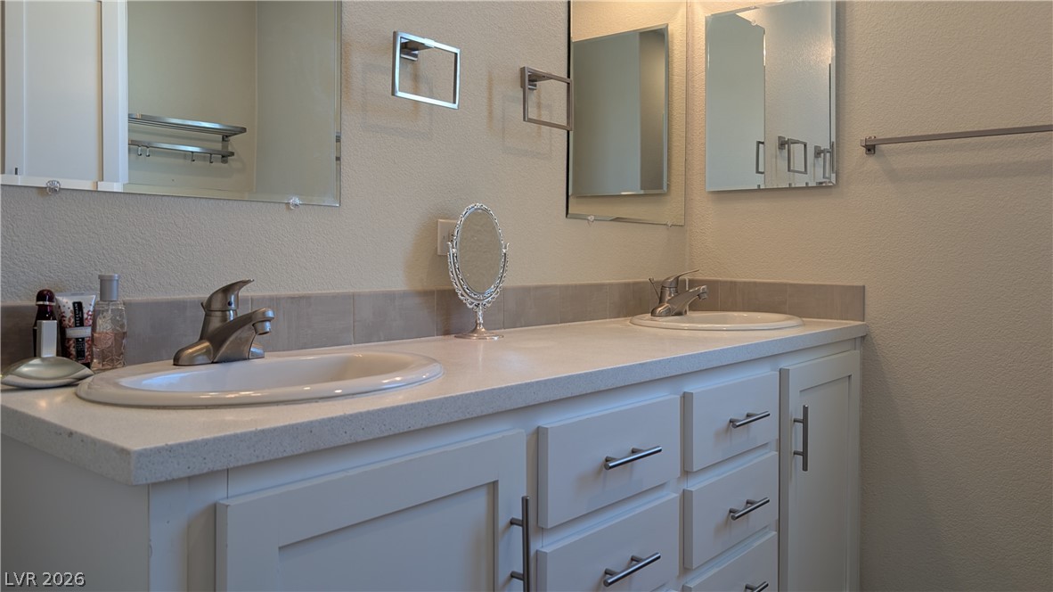 701 South Fifth Avenue Property Photo 6