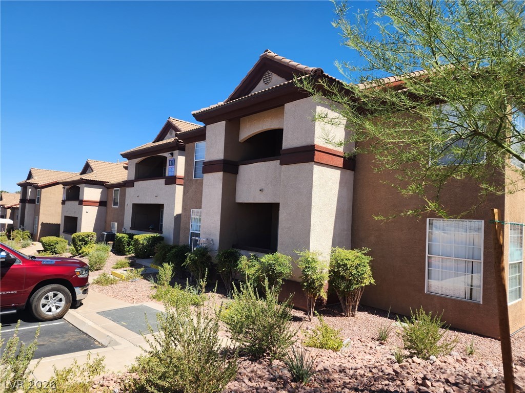 231 West Horizon Ridge Parkway 1127 Property Photo 2