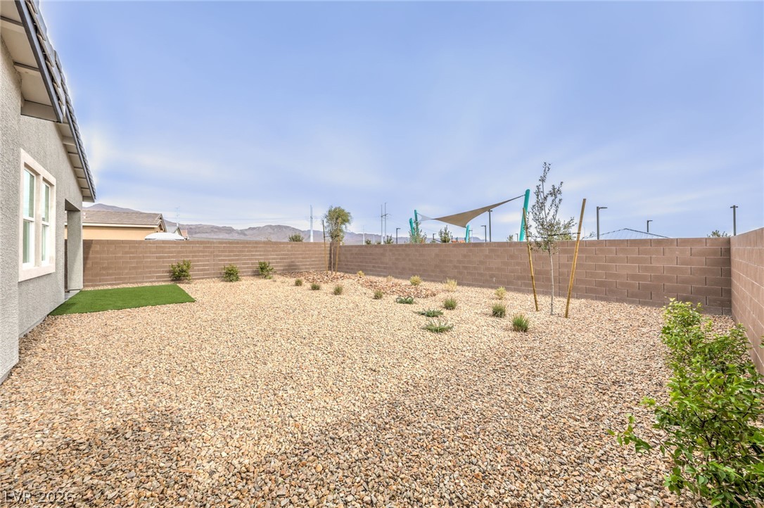 1424 Jorian Bay Dr. Property Photo 35