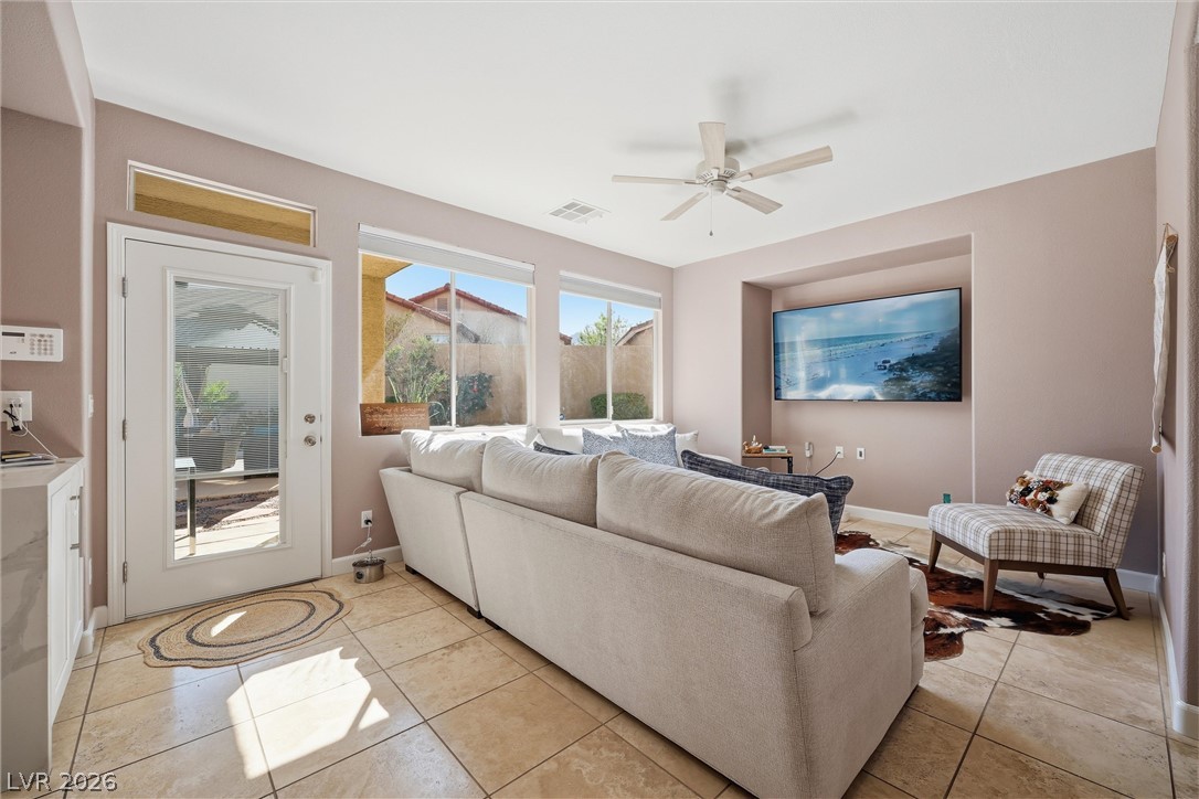 1701 Drifters Peak Street Property Photo 16