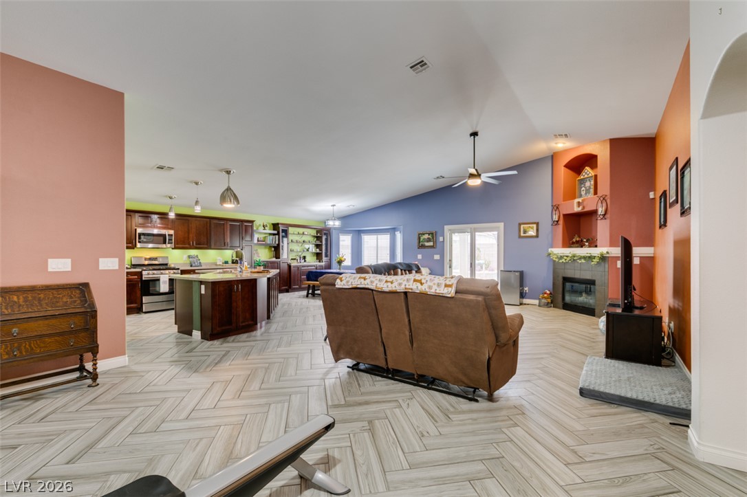 2612 Torch Avenue Property Photo 9