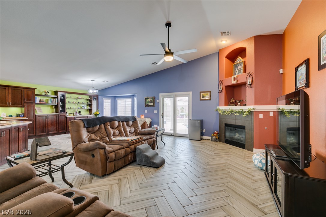 2612 Torch Avenue Property Photo 11