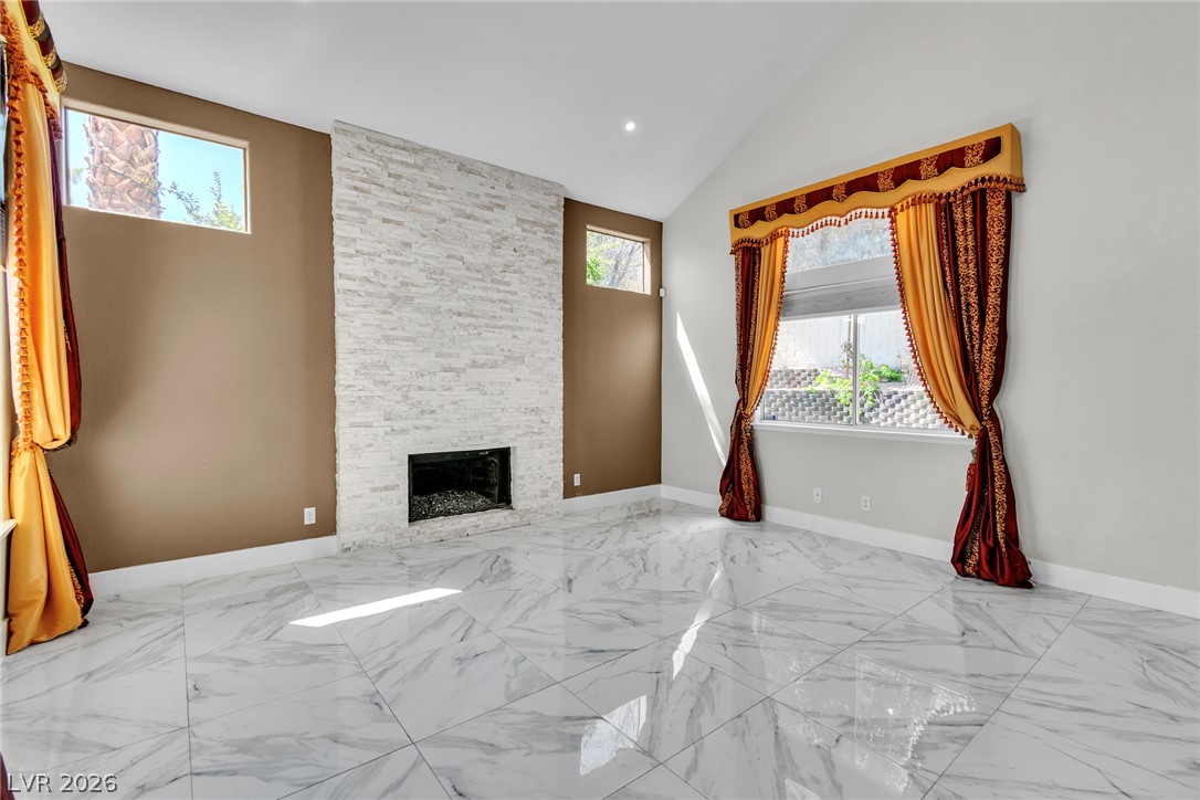 7824 Emerald Harbor Court Property Photo 2