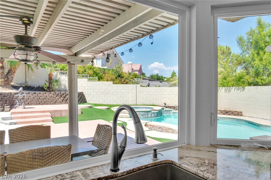 7824 Emerald Harbor Court Property Photo 12
