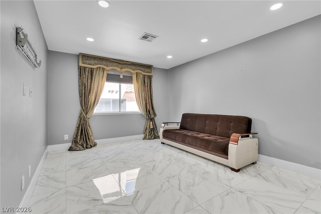 7824 Emerald Harbor Court Property Photo 17