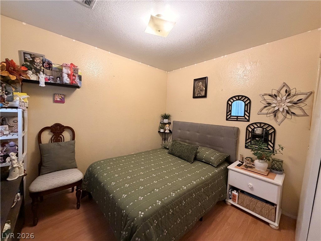 3881 Soda Springs Drive Property Photo 4