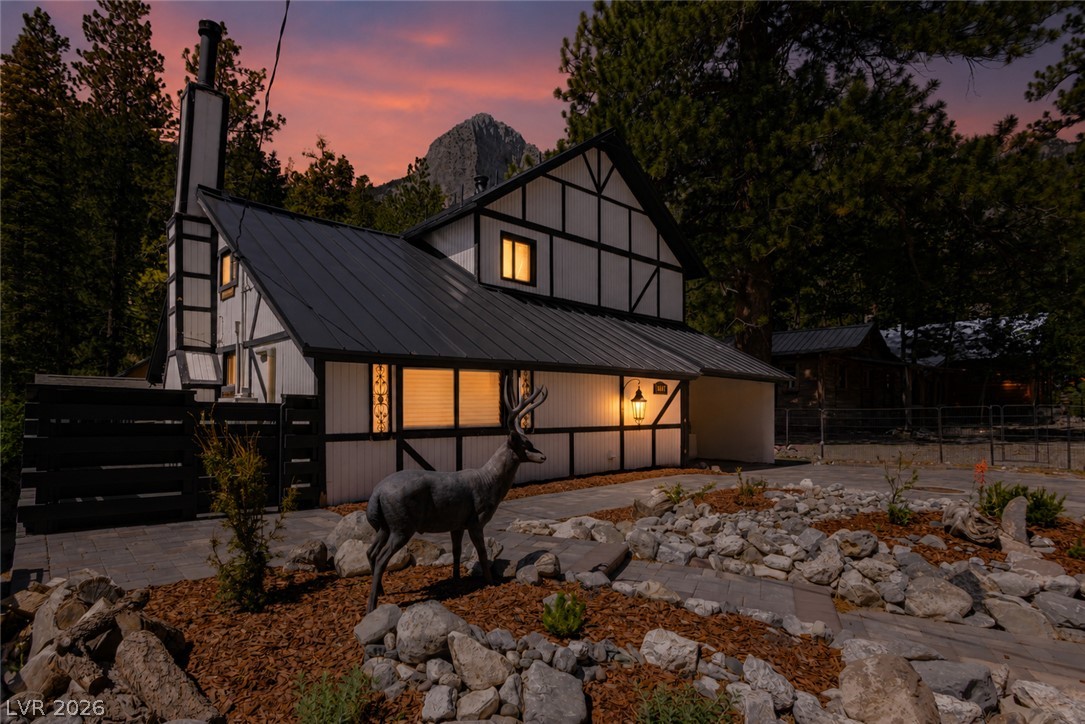 4607 Yellow Pine Property Photo 4