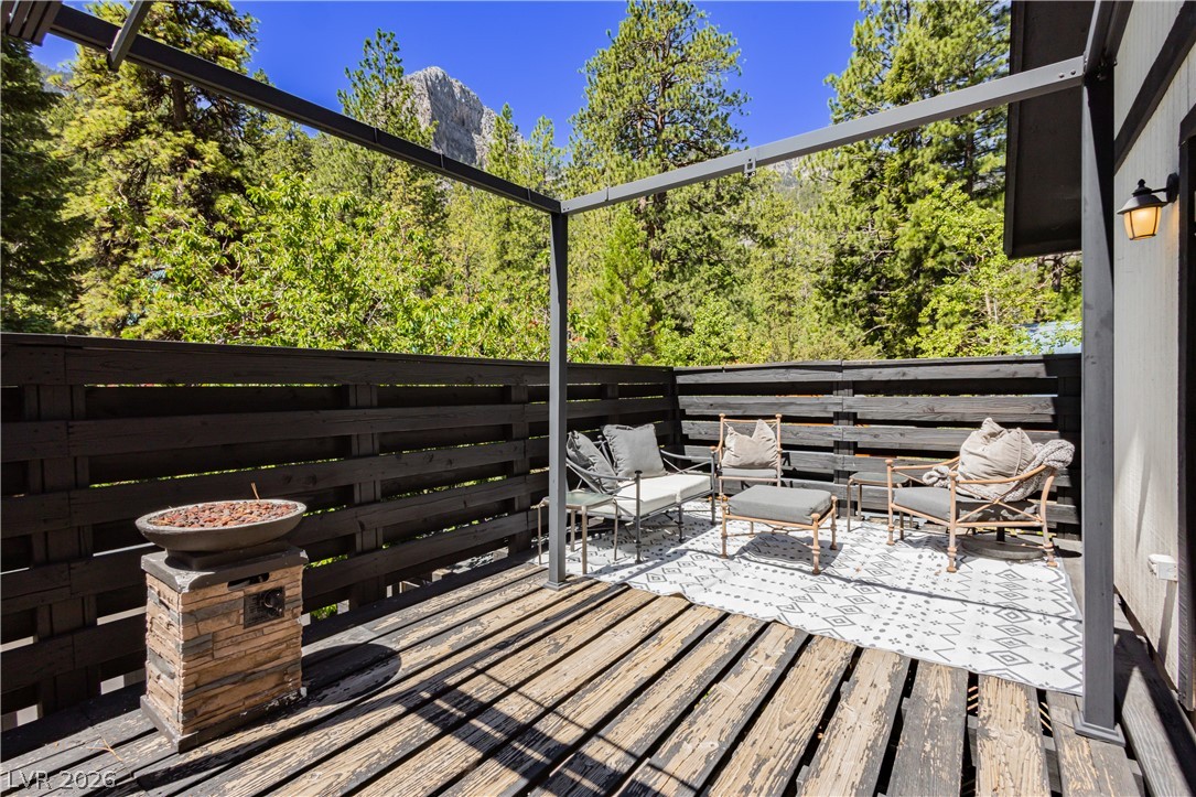 4607 Yellow Pine Property Photo 6