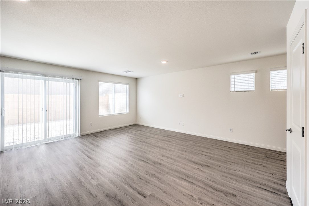 1098 Saffron Toucan Lane Property Photo 2