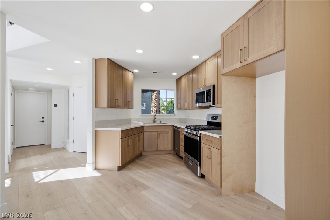 6608 Kirwan Heights Way Property Photo 2