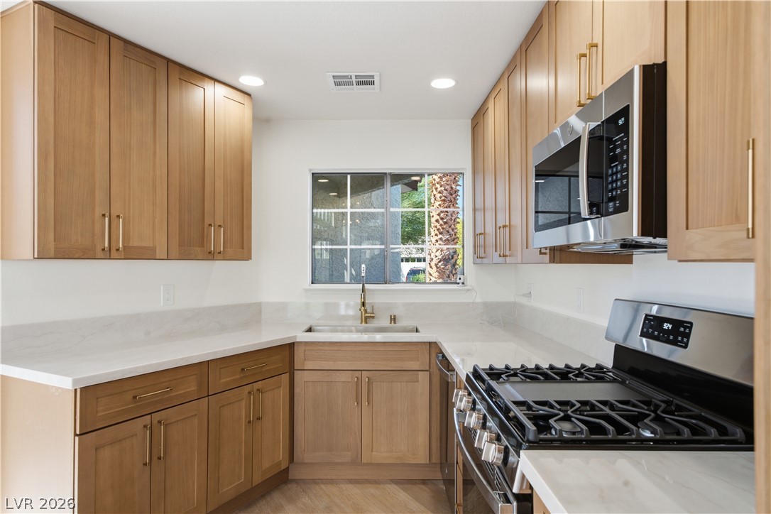 6608 Kirwan Heights Way Property Photo 4