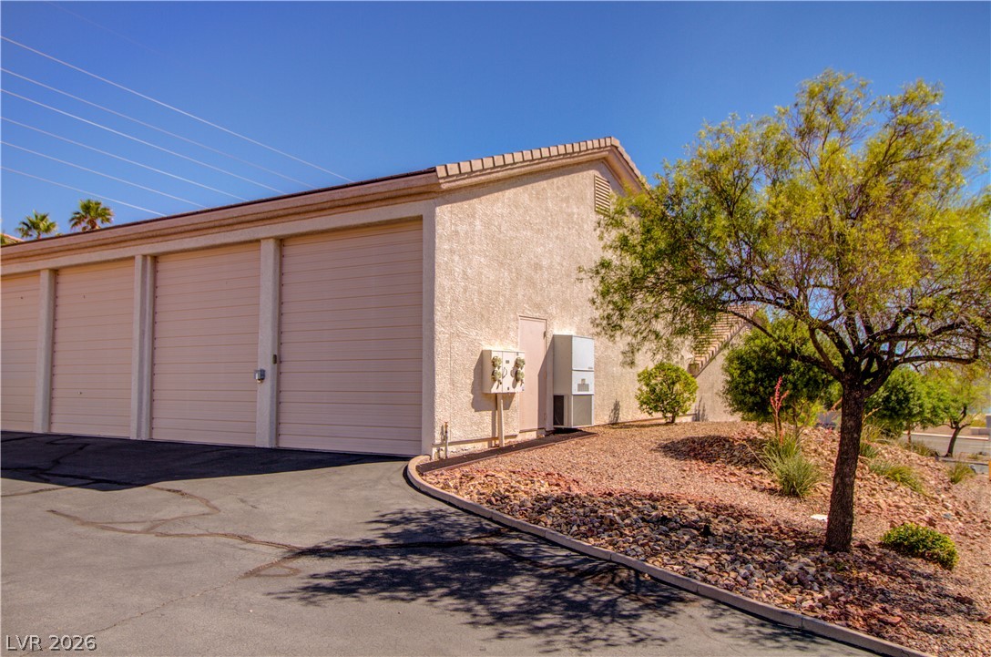 687 Blue Lake Court Property Photo 10