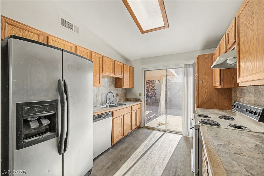 1702 Marathon Drive Property Photo 4