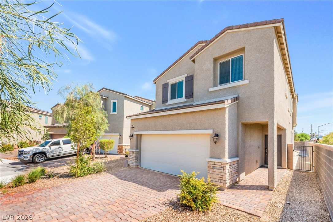 1002 Solemn Cactus Avenue Property Photo 2